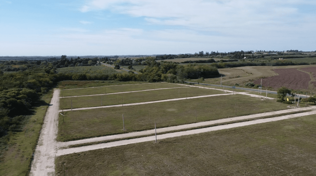 Terreno 300m2 con servicios en Chacras al río - foto 3